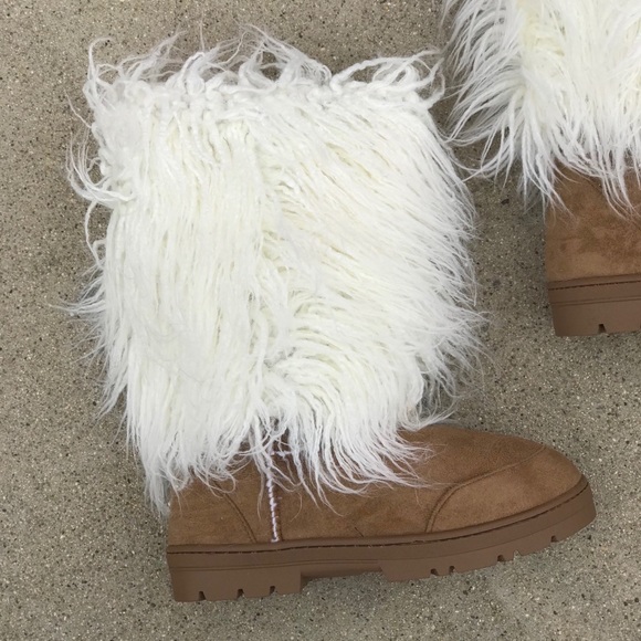 1 left! Nature White & Tan Faux Fur Sherpa Boots - Picture 3 of 6